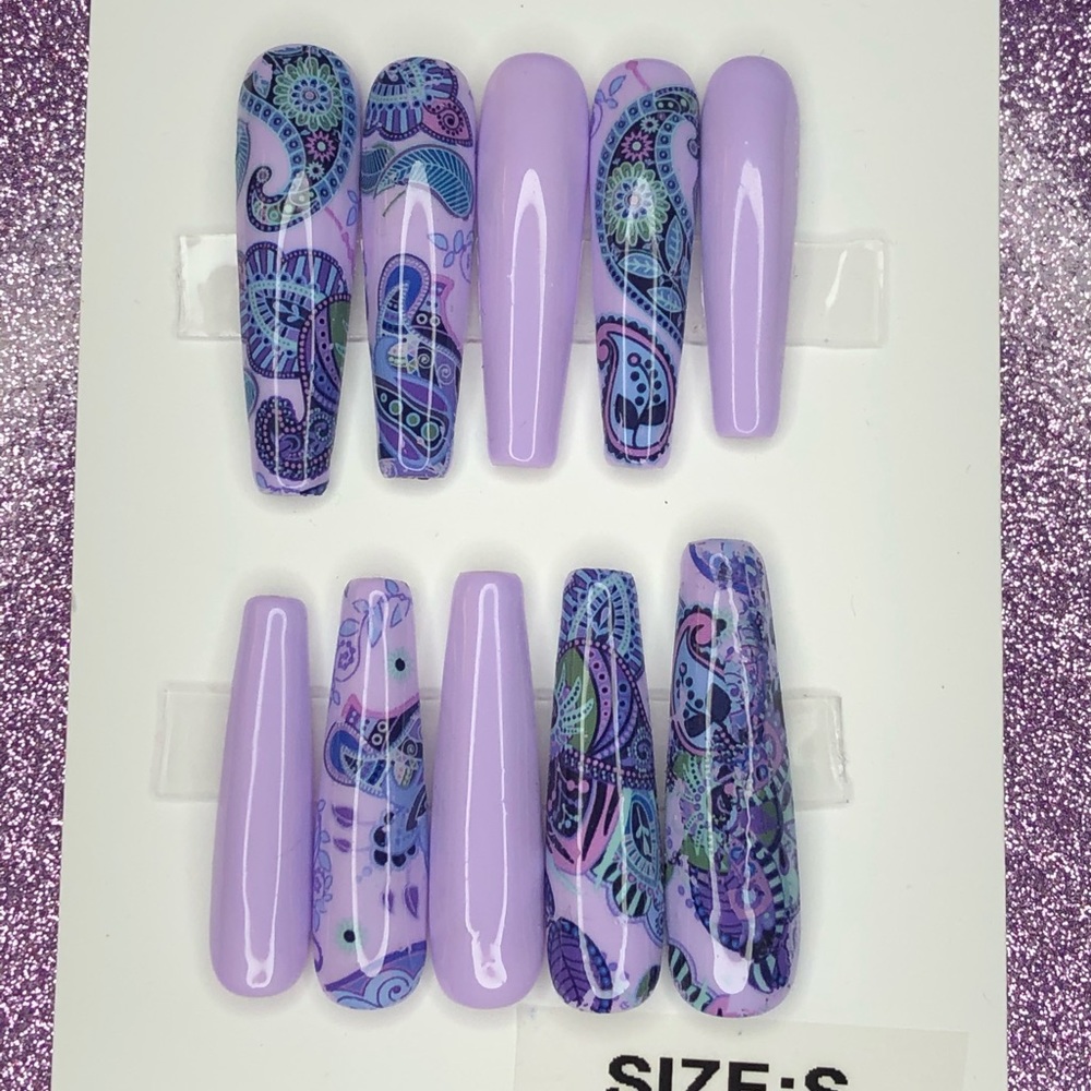 Press on nails